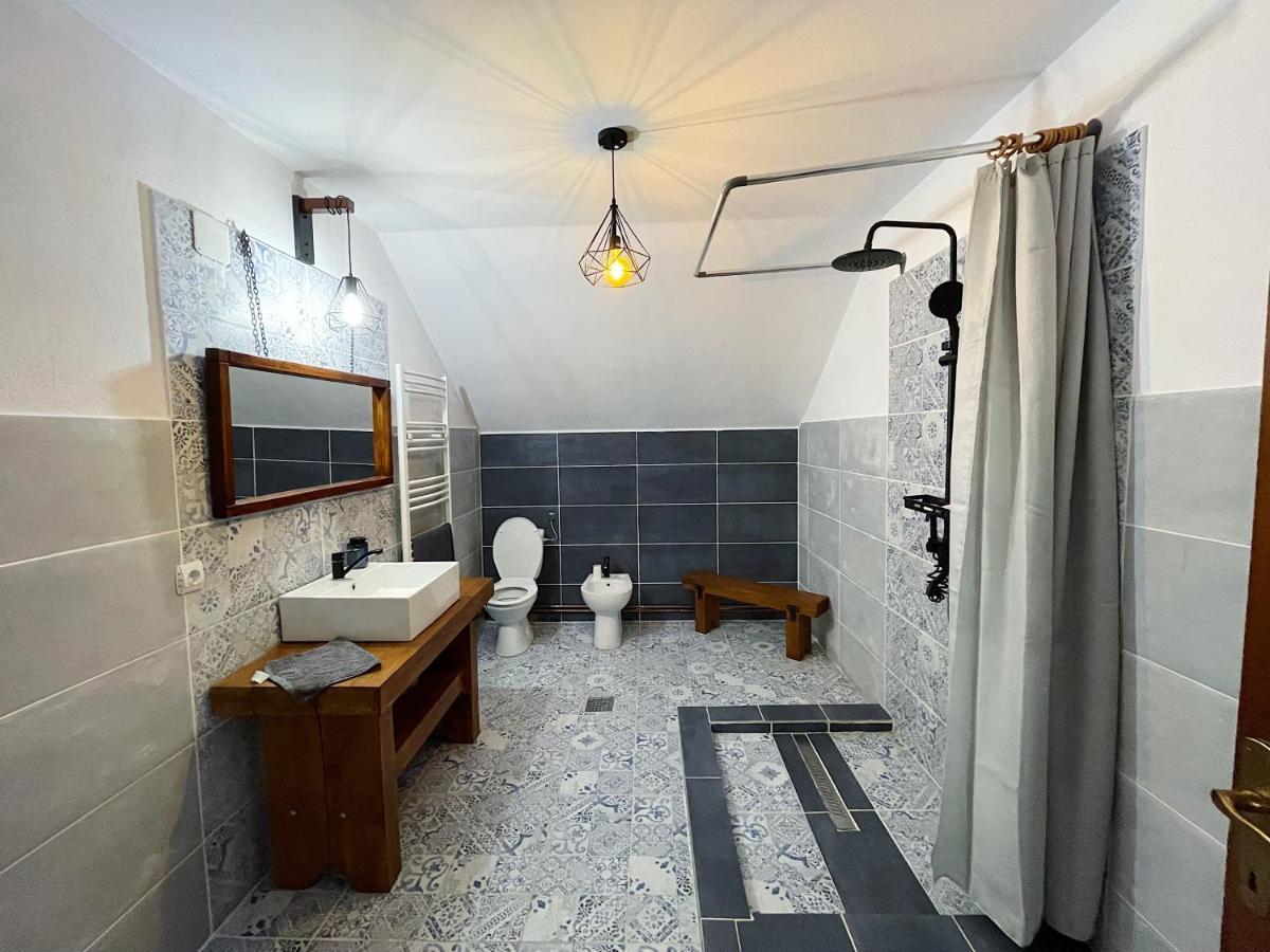 Casa La Doi Nuci Hotel Bradet  Екстериор снимка